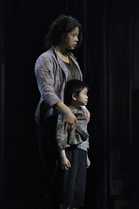 Miss Saigon - Eva Noblezada as Kim with William Tao as Tam - Photo cedit Michael Le Poer Trench